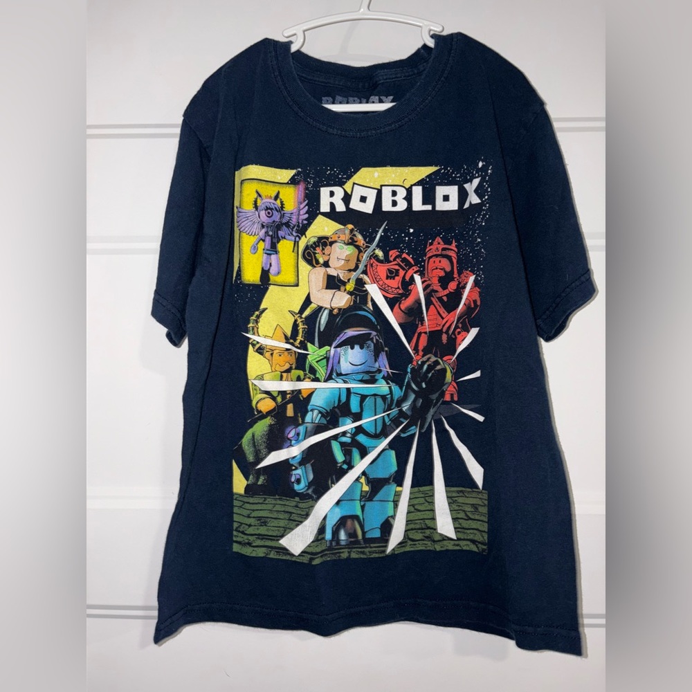 Roblox Black and multicolor Graphic T-Shirt Small
